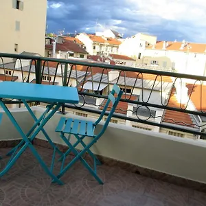 In Rue Halevy Apartment